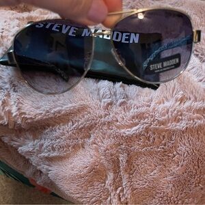 Steve Madden Silver and Black Sunglasses. New never worn.